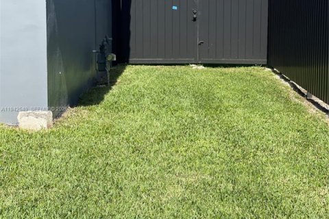 Villa ou maison à louer à Miami, Floride: 3 chambres, 148.64 m2 № 2002499 - photo 6