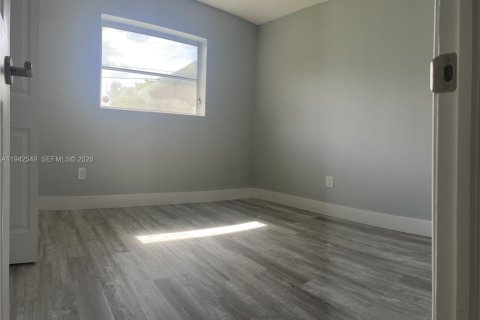 Villa ou maison à louer à Miami, Floride: 3 chambres, 148.64 m2 № 2002499 - photo 14