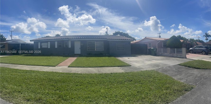 Villa ou maison à Miami, Floride 3 chambres, 148.64 m2 № 2002499