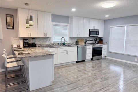 Villa ou maison à vendre à Orlando, Floride: 4 chambres, 179.21 m2 № 2322651 - photo 11