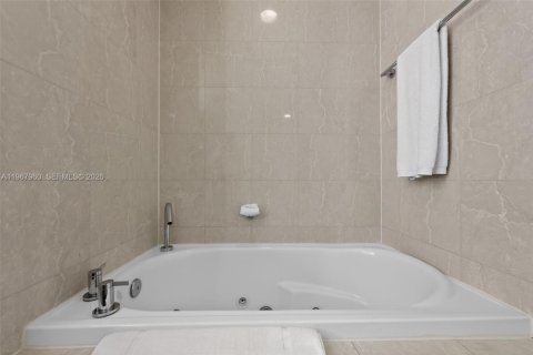 Hôtel, hôtellerie à vendre à Fort Lauderdale, Floride: 1 chambre, 49.52 m2 № 2029057 - photo 20