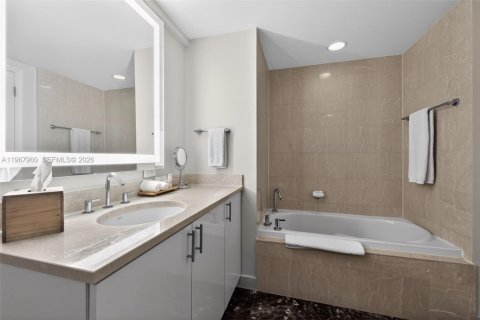 Hôtel, hôtellerie à vendre à Fort Lauderdale, Floride: 1 chambre, 49.52 m2 № 2029057 - photo 18