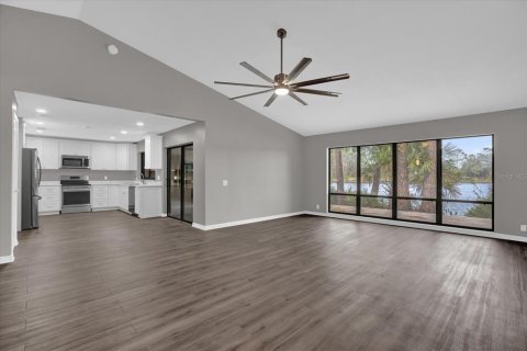 House in Orlando, Florida 4 bedrooms, 220.09 sq.m. № 1534569 - photo 7