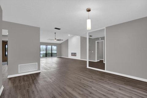 House in Orlando, Florida 4 bedrooms, 220.09 sq.m. № 1534569 - photo 9