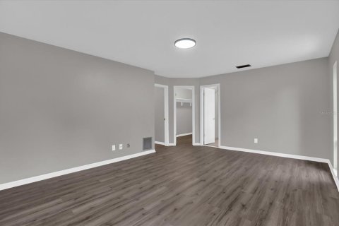 House in Orlando, Florida 4 bedrooms, 220.09 sq.m. № 1534569 - photo 11