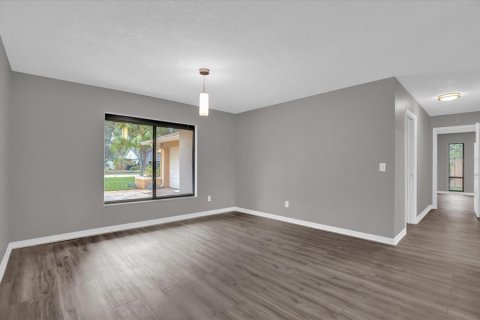House in Orlando, Florida 4 bedrooms, 220.09 sq.m. № 1534569 - photo 8