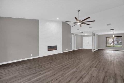 House in Orlando, Florida 4 bedrooms, 220.09 sq.m. № 1534569 - photo 3