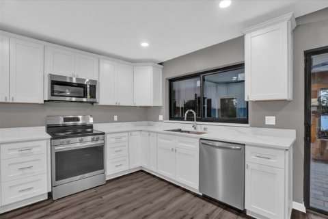 House in Orlando, Florida 4 bedrooms, 220.09 sq.m. № 1534569 - photo 6