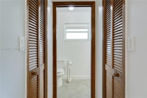 Casa en venta en Palmetto Bay, Florida, 4 dormitorios, 151.9 m2 № 2058458 - foto 19