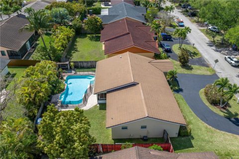 Casa en venta en Palmetto Bay, Florida, 4 dormitorios, 151.9 m2 № 2058458 - foto 29