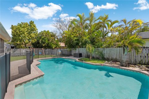 Casa en venta en Palmetto Bay, Florida, 4 dormitorios, 151.9 m2 № 2058458 - foto 23