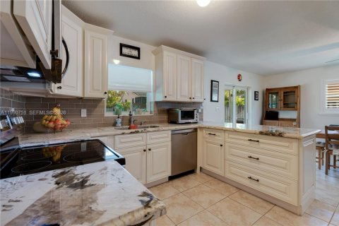 Casa en venta en Palmetto Bay, Florida, 4 dormitorios, 151.9 m2 № 2058458 - foto 10