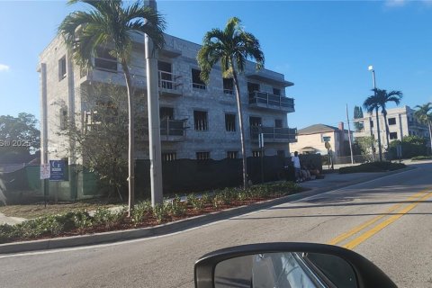 Commercial property in West Palm Beach, Florida № 1489895 - photo 7
