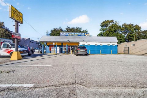 Commercial property in Tampa, Florida 273.13 sq.m. № 2427259