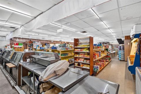 Commercial property in Tampa, Florida 273.13 sq.m. № 2427259 - photo 23