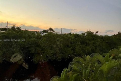 Condominio en alquiler en Fort Lauderdale, Florida, 1 dormitorio, 54.63 m2 № 1947997 - foto 19