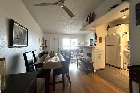 Condominio en alquiler en Fort Lauderdale, Florida, 1 dormitorio, 54.63 m2 № 1947997 - foto 3