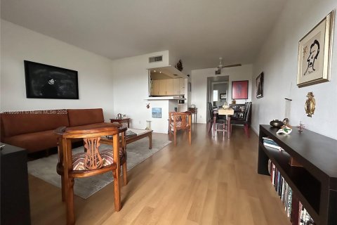 Condominio en Fort Lauderdale, Florida, 1 dormitorio  № 1947997