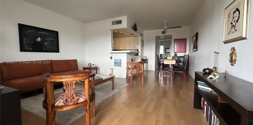 Condominio en Fort Lauderdale, Florida, 1 dormitorio  № 1947997