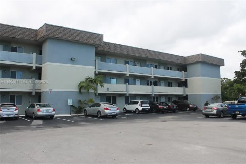 Condominio en alquiler en Fort Lauderdale, Florida, 1 dormitorio, 54.63 m2 № 1947997 - foto 15