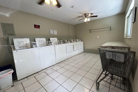 Condominio en alquiler en Fort Lauderdale, Florida, 1 dormitorio, 54.63 m2 № 1947997 - foto 10