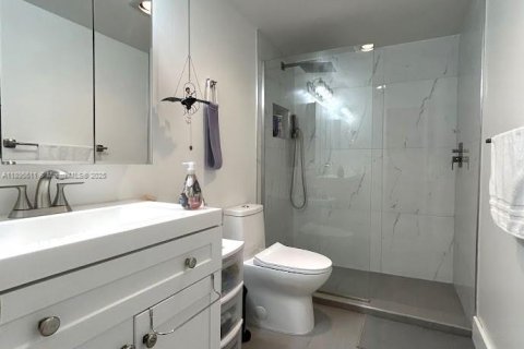 Condominio en alquiler en Fort Lauderdale, Florida, 1 dormitorio, 54.63 m2 № 1947997 - foto 6