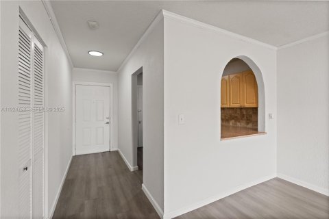 Copropriété à vendre à Miami, Floride: 2 chambres, 86.4 m2 № 1984606 - photo 9