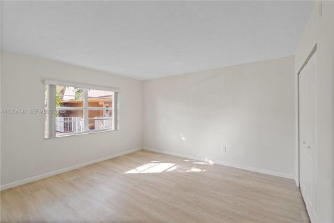 Copropriété à vendre à Miami, Floride: 2 chambres, 86.4 m2 № 1984606 - photo 13