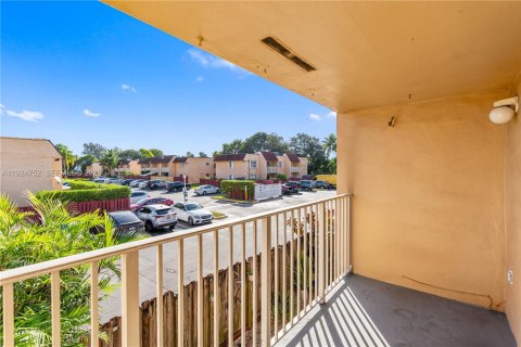 Copropriété à vendre à Miami, Floride: 2 chambres, 86.4 m2 № 1984606 - photo 22