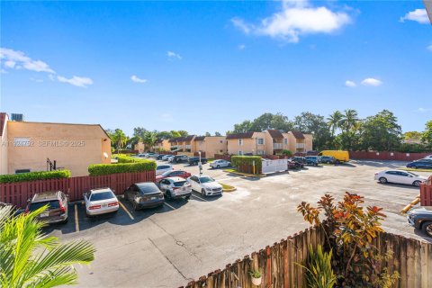 Copropriété à vendre à Miami, Floride: 2 chambres, 86.4 m2 № 1984606 - photo 26