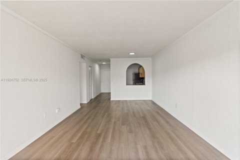 Copropriété à vendre à Miami, Floride: 2 chambres, 86.4 m2 № 1984606 - photo 7
