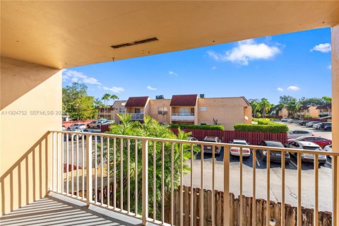 Copropriété à vendre à Miami, Floride: 2 chambres, 86.4 m2 № 1984606 - photo 21