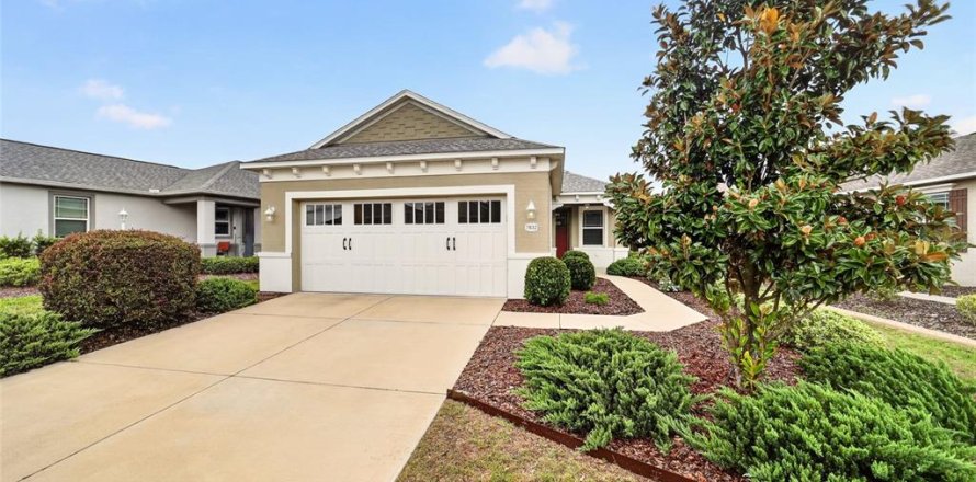 House in Ocala, Florida 2 bedrooms, 113.9 sq.m. № 2391311