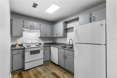 Condo in Gainesville, Florida, 2 bedrooms  № 1847519 - photo 5