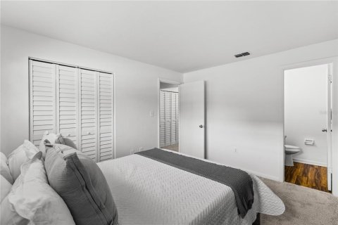 Condo in Gainesville, Florida, 2 bedrooms  № 1847519 - photo 10