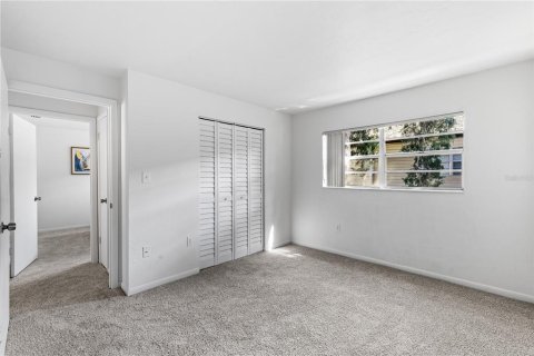 Condo in Gainesville, Florida, 2 bedrooms  № 1847519 - photo 13