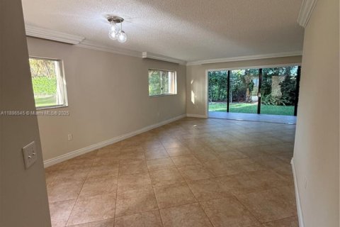 Copropriété à vendre à Pembroke Pines, Floride: 2 chambres, 142.42 m2 № 1933325 - photo 4
