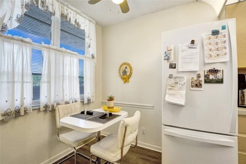 Купить кондоминиум в Плантация, Флорида 2 спальни, 94.3м2, № 1961323 - фото 6