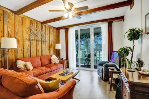 Купить кондоминиум в Плантация, Флорида 2 спальни, 94.3м2, № 1961323 - фото 11