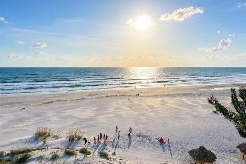 Condo in Saint Petersburg, Florida, 4 bedrooms № 2226207