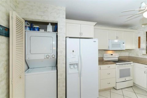 Condominio en alquiler en Bradenton, Florida, 2 dormitorios, 121.14 m2 № 2098531 - foto 9