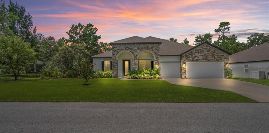 House in Homosassa, Florida 4 bedrooms, 281.49 sq.m. № 1854403
