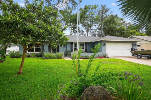 House in Ormond Beach, Florida 3 bedrooms, 156.08 sq.m. № 1916017 - photo 8