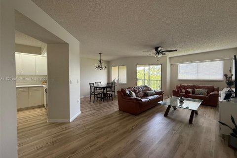 Condo in Pembroke Pines, Florida, 1 bedroom  № 1805967 - photo 6