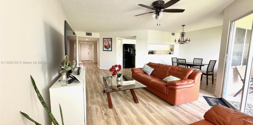 Condo in Pembroke Pines, Florida, 1 bedroom № 1805967