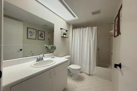 Condo in Pembroke Pines, Florida, 1 bedroom  № 1805967 - photo 25