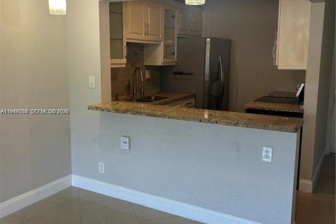 Condominio en venta en Coral Springs, Florida, 2 dormitorios, 76.64 m2 № 2047718 - foto 4