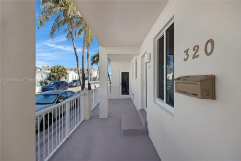 Immobilier commercial à vendre à Hollywood, Floride № 2153110 - photo 19