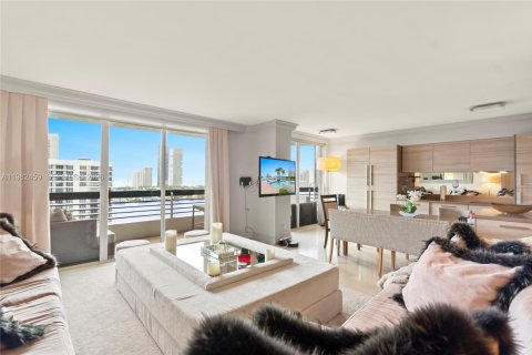 Снять в аренду кондоминиум в Авентура, Флорида 2 спальни, 126.81м2, № 2080371 - фото 6