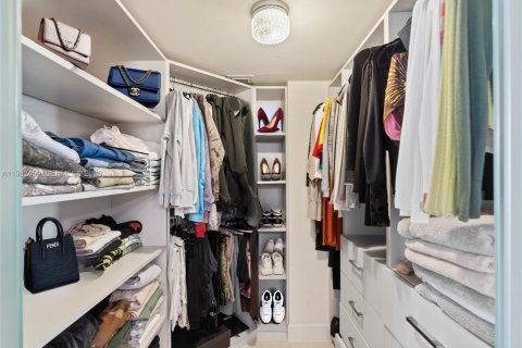 Снять в аренду кондоминиум в Авентура, Флорида 2 спальни, 126.81м2, № 2080371 - фото 15